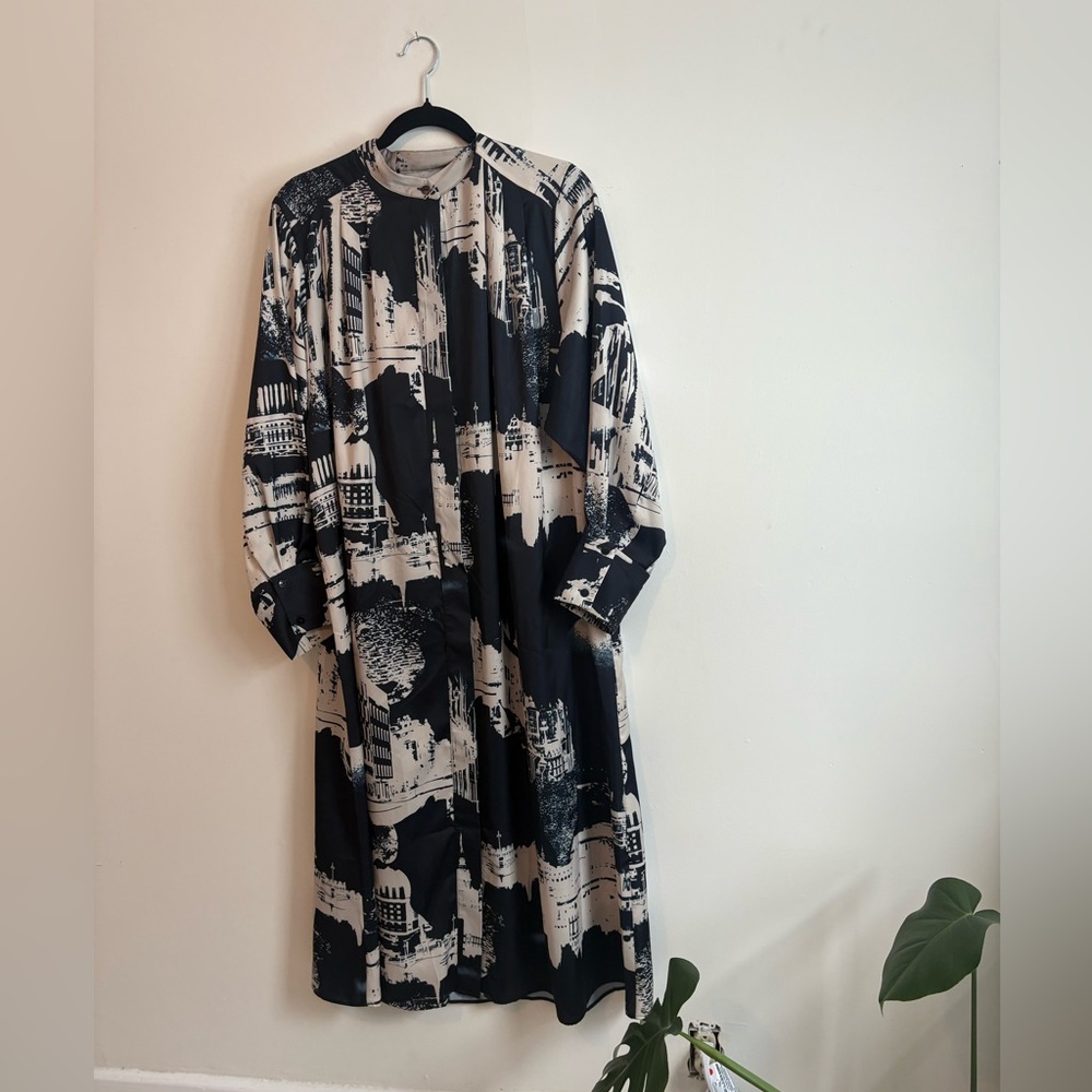 H&M Navy and White Cityscape Maxi Dress
